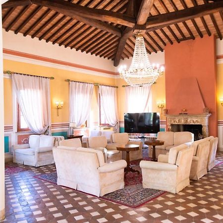 Il Piccolo Castello Hotel มอนเตริจโจนี ภายนอก รูปภาพ