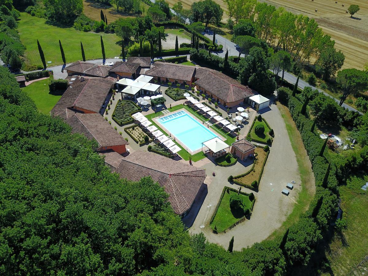 Il Piccolo Castello Hotel มอนเตริจโจนี ภายนอก รูปภาพ