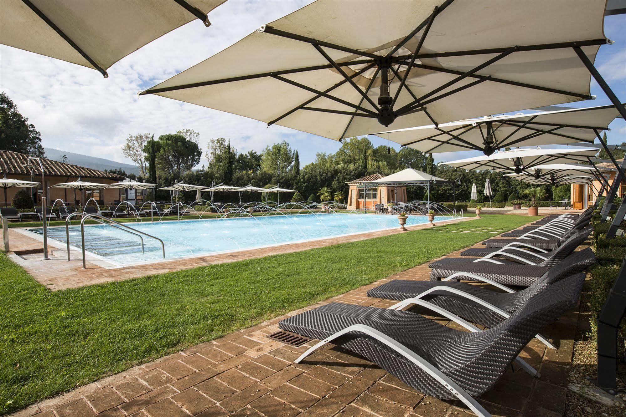 Il Piccolo Castello Hotel มอนเตริจโจนี ภายนอก รูปภาพ